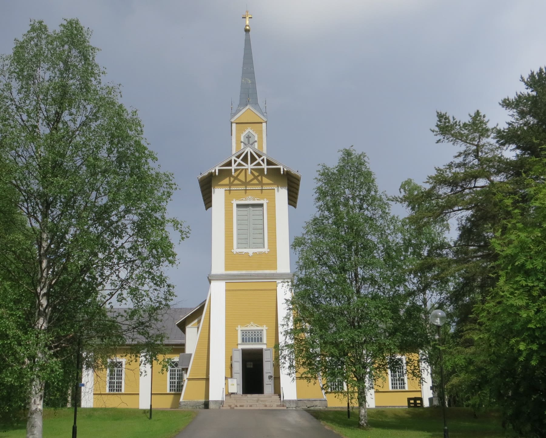 Pajala kyrka i samhället — inte jaktstugan norr om Pajala